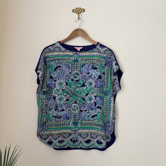 Lilly Pulitzer Tops - Lilly Pulitzer Marion Silk Top XS S Bright Navy Escape Animals